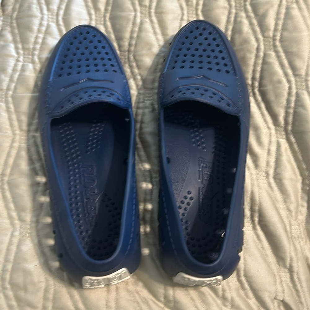 Women’s floafers size 9 posh driver blue